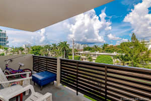 9800 W Bay Harbor Dr, Bay Harbor Islands, FL 33154, Sold 11/02/21