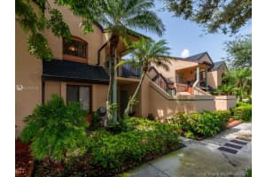 8210 NW 191st St, Hialeah, FL 33015, Sold 11/08/21