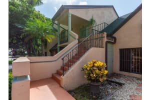 8210 NW 191st St, Hialeah, FL 33015, Sold 11/08/21