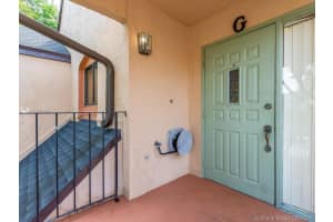 8210 NW 191st St, Hialeah, FL 33015, Sold 11/08/21