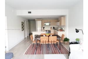 16385 Biscayne Blvd, North Miami Beach, FL 33160, Sold 08/08/22