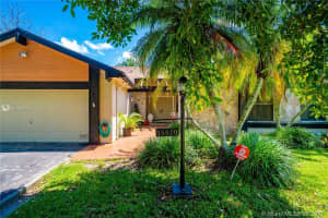 15620 SW 49th St, Miami, FL 33185, Sold 11/01/21