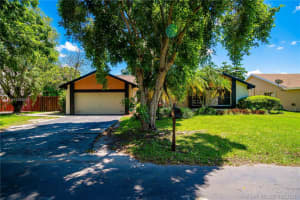 15620 SW 49th St, Miami, FL 33185, Sold 11/01/21