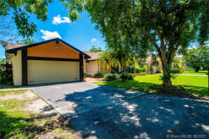 15620 SW 49th St, Miami, FL 33185, Sold 11/01/21