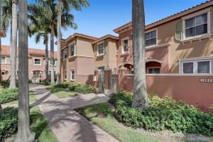 10652 SW 6th St, Pembroke Pines, FL 33025, Sold 12/07/21