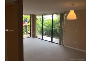 9682 Fontainebleau Blvd, Miami, FL 33172, Sold 10/15/21