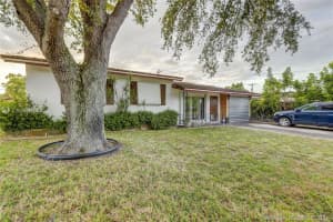 1601 SW 46th Ave, Fort Lauderdale, FL 33317, Sold 11/08/21