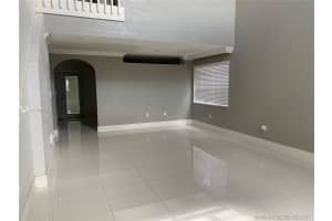 19713 NW 85th Ave, Hialeah, FL 33015, Sold 12/09/21