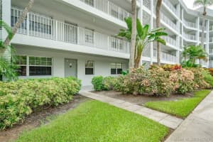 4020 W Palm Aire Dr, Pompano Beach, FL 33069, Sold 10/29/21
