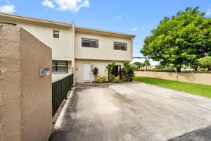 8640 NW 8th St, Miami, FL 33126, Sold 10/21/21
