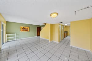 8640 NW 8th St, Miami, FL 33126, Sold 10/21/21