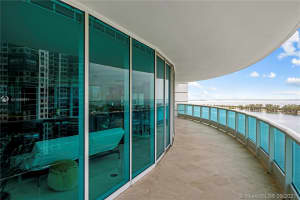 Add Building Entrance, 2127 Brickell Ave, Miami, FL 33129, Sold 10/22/21