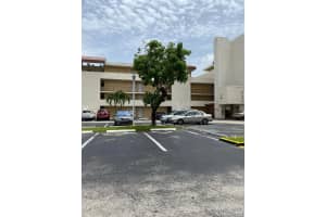 8820 Fontainebleau Blvd, Miami, FL 33172, Sold 10/22/21