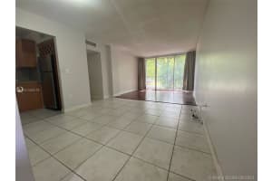 8820 Fontainebleau Blvd, Miami, FL 33172, Sold 10/22/21