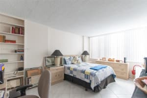 137 Golden Isles Dr, Hallandale Beach, FL 33009, Sold 03/01/22