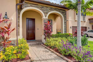 2733 SE 1st St, Homestead, FL 33033, Sold 10/26/21