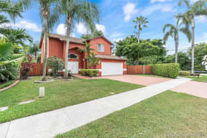 5740 SW 58th Ct, Davie, FL 33314, Sold 12/10/21