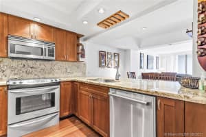 2901 S Bayshore Dr #4h, Miami, FL 33133, Sold 09/23/21