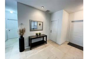 9782 NW 9th St, Miami, FL 33172, Sold 10/12/21