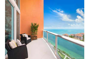 500 South Pointe Dr, Miami Beach, FL 33139, Sold 03/29/22