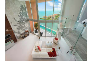 500 South Pointe Dr, Miami Beach, FL 33139, Sold 03/29/22