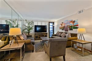 5225 Collins Ave, Miami, FL 33140, Sold 04/06/22