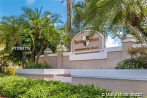 885 SW 113th Way, Pembroke Pines, FL 33025, Sold 10/18/21