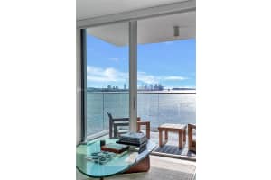 800 Claughton Island Dr, Miami, FL 33131, Sold 11/24/21