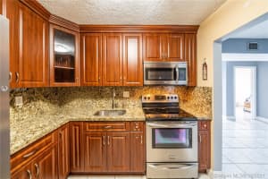 9460 Fontainebleau Blvd, Miami, FL 33172, Sold 11/15/21