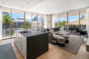 300 Collins Ave #3e, Miami Beach, FL 33139, Sold 12/17/21