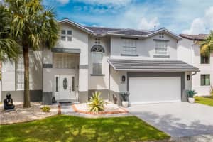 19242 NW 89th Ave, Hialeah, FL 33018, Sold 11/04/21