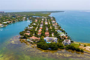 621 N Mashta Dr, Key Biscayne, FL 33149, Sold 11/29/21