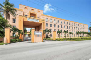 7420 W 20th Ave # 328, Hialeah, FL 33016, Sold 01/21/22
