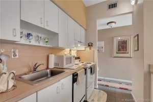 7420 W 20th Ave # 328, Hialeah, FL 33016, Sold 01/21/22