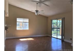 8407 SW 5th St, Pembroke Pines, FL 33025, Sold 02/09/22