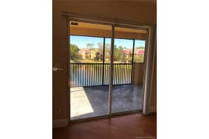 8407 SW 5th St, Pembroke Pines, FL 33025, Sold 02/09/22