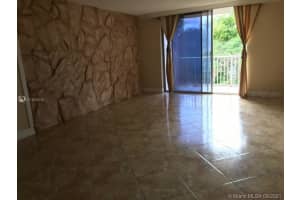 8421 NW 8th St, Miami, FL 33126, Sold 02/23/22