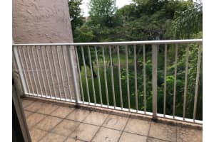 8421 NW 8th St, Miami, FL 33126, Sold 02/23/22