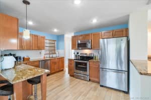 819 W Plantation Cir, Plantation, FL 33324, Sold 10/08/21