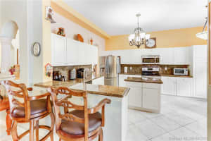 8925 NW 178th St, Hialeah, FL 33018, Sold 12/08/21