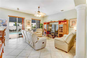 8925 NW 178th St, Hialeah, FL 33018, Sold 12/08/21