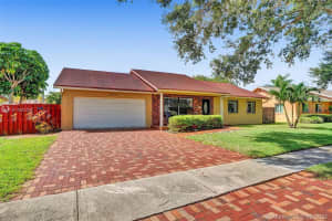 5220 SW 87th Ave, Cooper City, FL 33328, Sold 10/08/21