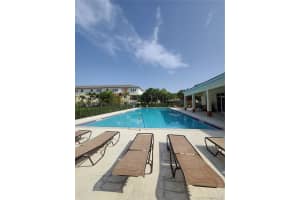 215 SW 7th Ct, Pompano Beach, FL 33060, Sold 10/05/21