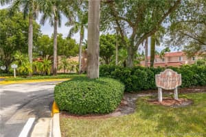7720 S Southwood Cir, Davie, FL 33328, Sold 10/14/21