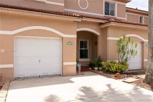 7720 S Southwood Cir, Davie, FL 33328, Sold 10/14/21
