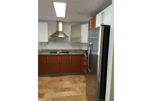 170 SE 14th St, Miami, FL 33131, Sold 01/04/22