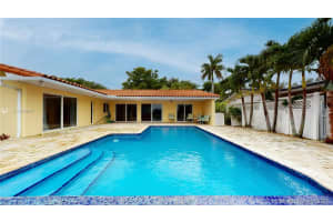 7400 Loch ness Dr, Hialeah, FL 33014, Sold 02/18/22