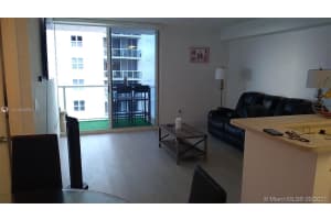 5077 NW 7th St, Miami, FL 33126, Sold 10/27/21