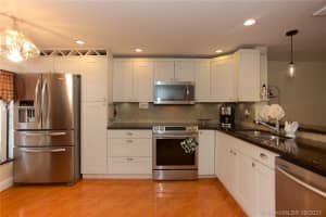 5142 S University Dr, Davie, FL 33328, Sold 10/07/21