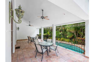 7255 W Lago Dr, Coral Gables, FL 33143, Sold 01/27/22